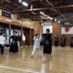 明信館<!--関東 1975 年	館長・代表	松井宏之 稽古場所	319-1222 茨城県日立市久慈町2-16-24 明信館（火曜日・木曜日） （私設道場） 稽古場所２	319-1222 茨城県日立市久慈町1-23-1 日立市立久慈小学校（土曜日） （学校体育館） 稽古日時	 【火】18：00～20：00  【木】18：00～20：00  【土】15：30～18：30 費用	  月謝／3500円    保険等／1600円 指導内容	少年／○ 一般／○ 婦人部／○ 外国人受入れ／○  入門可能年齢	４才以上	募集時期	その他 毎年４月（随時体験、入団可） 入会希望連絡	 秦 哲也 電話: 090-9821-5437 meishinkan.ibaraki@gmail.com  URL	https://www.instagram.com/meishinkan_chujo/  道場訓「忠恕」の下、剣道を通じて精神力、礼節のある子どもを指導者・家庭みんなで育てています。剣道の基本を重視し、どこに行っても通用する生涯剣道を指導しています。 週1回からの参加可能です。中学生からの入団歓迎致します。随時、体験・見学を受付けています。QRコード参照願います。-->