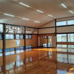 茨城菁莪館道場<!--関東 設立年	1989 年	館長・代表	小松﨑一郎 稽古場所	311-1416 茨城県鉾田市鹿田900-28 茨城菁莪館道場 （私設道場） 稽古日時	 【月】18：30～20：30（一般）  【火】18：15～20：00（少年・一般）  【木】18：15～20：00（少年・一般）  【土】18：15～20：00（少年・一般） 費用	    指導内容	少年／○ 一般／○  入門可能年齢	未就学児～一般	募集時期	常時可能 入会希望連絡	 小松﨑一郎 電話: 090-2641-6109  本道場では、小学生・中学生を中心に活動していますが、未就学児にも一人ひとりの成長に合わせて丁寧に指導しています。剣道の技術だけでなく、挨拶の大切さや礼儀作法にも力を入れ、行事の際には、皆の前でひと言発表する機会を設けるなど、話す力や人前での態度も育てています。剣道を通して、心と体の成長を大切にする道場です。-->