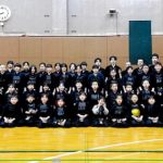 昭島中央剣友会<!--関東 設立年	1977 年	館長・代表	会長 野島哲二 稽古場所	東京都昭島市 昭島市内小学校体育館 （学校体育館） 稽古日時	 【月】18：45～20：30  【火】18：45～20：30  【木】18：45～20：30  【土】14：15～16：30 費用	  入会金／0円  月謝／0円  後援会費／0円   会費1500 指導内容	少年／○ 一般/× 婦人部/× 外国人/× 入門可能年齢	小学生以上	募集時期	常時可能 入会希望連絡	 三浦昇一郎 電話: 070-5089-7591  URL	http://www.akishimachuou.jp/ 「絆」を合言葉に、「楽しく・正しく・元気に・力強く」を基本に考えています。 そして、高校生、大学生、社会人になっても剣道を続けて行けるように、「良い思い出」と「技能」を身につけることを目標にしています。 また、稽古中は仲間との切磋琢磨を心がけ、稽古以外でもその仲間を思いやる心を持つことも大切な方針の一つです。-->