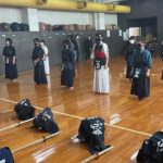 栗山剣道少年団<!--北海道 設立年	1961 年	館長・代表	松本達也 稽古場所	069-1511 北海道夕張郡栗山町中央3-310 栗山町スポーツセンター （公営体育館） 稽古日時	 【火】17：30～19：00（少年）、19：00～20：30（一般）  【水】17：30～19：00（少年）、19：00～20：30（一般）  【木】16：00～18：00（中学生のみ）  【金】17：30～19：00（少年）、19：00～20：30（一般）  【土】9：00～12：00（中学生のみ） 費用	  月謝／500円    その他40000円程度 指導内容	少年／○ 一般／○  入門可能年齢	年少以上	募集時期	常時可能 入会希望連絡	 松本達也 電話: 090-3119-3485  URL	https://www.instagram.com/kuriyama_kendo/?igsh=N3R4ZXlxd3dzbXQ=  ・礼儀正しい子ども ・明るい元気な子ども ・健康で丈夫な子ども ・責任をはたす子ども ・励まし合う子ども ・最後までやりぬく子ども  以上の目標で育成していく。-->